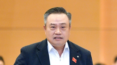 쩐 시 탄(Tran Sy Thanh) 씨가 제13대 중앙검사위원회 위원장으로 선출되었습니다.