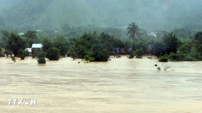 ১৩ নম্বর ঝড় আরও শক্তিশালী হচ্ছে, যার ফলে দা নাং থেকে ডাক লাক পর্যন্ত এলাকায় ২০০ - ৪০০ মিমি বৃষ্টিপাত হচ্ছে।
