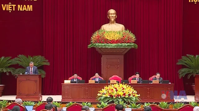 Επισκόπηση της πρώτης εργάσιμης ημέρας του 14ου Κεντρικού Συνεδρίου, 13ης περιόδου