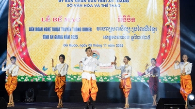 আন গিয়াং প্রদেশে ২০২৫ সালে খেমার ঐতিহ্যবাহী শিল্প উৎসবের সমাপনী অনুষ্ঠান