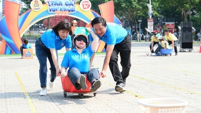 Jocul televisiv exclusiv pentru muncitorii din Da Nang este atractiv încă de la primul episod.