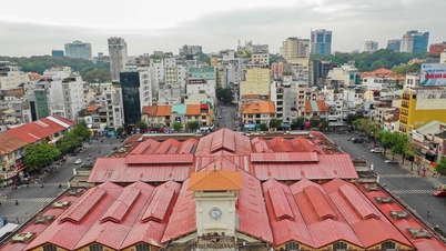 Siapa yang memberi nama pasar Ben Thanh?