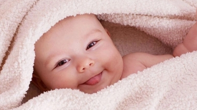 부모가 놓치면 후회할 신생아의 매우 사랑스러운 반사 작용 시리즈