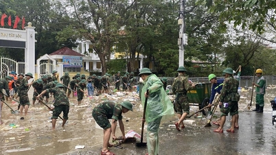 A 968-as hadosztály 500 tisztje és katonája támogatja Hue város lakosságát a természeti katasztrófák következményeinek leküzdésében.
