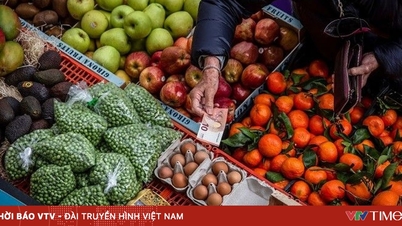 Η οικονομική δραστηριότητα στην ευρωζώνη αυξάνεται με τον ισχυρότερο ρυθμό των τελευταίων δύο και πλέον ετών