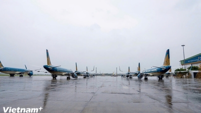 Zamknięcie 5 lotnisk w regionie centralnym w odpowiedzi na burzę nr 13