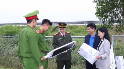 Молодежный союз полиции совместно представил проект «Свет безопасности» в коммуне Киен Туй.