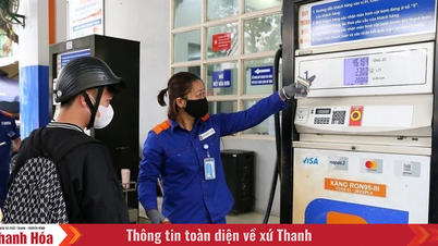 Harga bensin berfluktuasi berlawanan arah, RON95-III turun 72 VND/liter