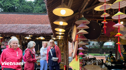 Antall internasjonale besøkende til Vietnam slår rekord etter 10 måneder i 2025