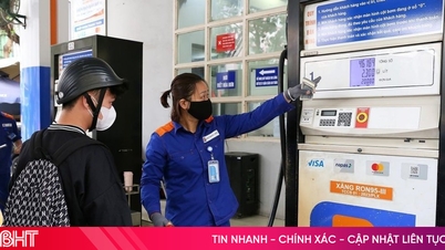 Les prix de l'essence fluctuent en sens inverse, le RON95-III baisse de 72 VND par litre