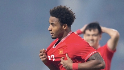 Nama Nguyen Xuan Son tidak ada dalam daftar nominasi Bola Emas Vietnam.