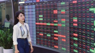 Sắc đỏ bao trùm, VN-Index mất mốc 1.640 điểm