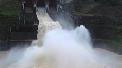 Serangkaian pembangkit listrik tenaga air di Lam Dong secara proaktif melepaskan air sebelum badai melanda.