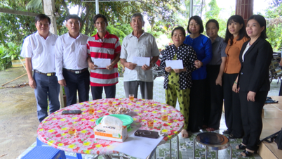 Thanh Hoa komününde selden etkilenen haneleri ziyaret edin ve destekleyin
