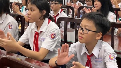 Szkoła w Ho Chi Minh City dostosowuje godzinę zakończenia zajęć, aby uniknąć sztormu Kalmaegi i przypływów.