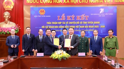 A 2025-2030 közötti időszakra szóló együttműködési megállapodás aláírása a Tuyen Quang tartomány digitális átalakításáról a Vietnami Posta- és Távközlési Csoporttal.