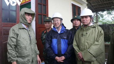 อัพเดท: พายุลูกที่ 13 ในพื้นที่ทะเลดากลัก-เจียลาย ภาคกลาง มีฝนตกหนักและลมกระโชกแรง