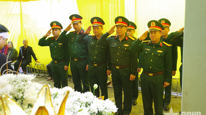 A 3. Katonai Körzet Parancsnokságának munkadelegációja meglátogatta Vu Van Binh őrmestert, aki szolgálatteljesítés közben hunyt el.