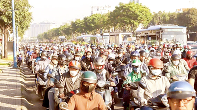 ہو چی منہ شہر کا محکمہ تعمیرات پٹرول سے چلنے والی گاڑیوں کے لیے الیکٹرک موٹر کی نقل و حرکت کو باضابطہ طور پر نافذ کرنے کی شرائط سے آگاہ کرتا ہے۔