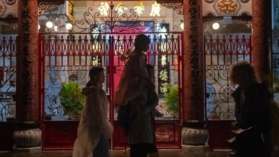 Het oude stadje Hoi An is vreemd stil vóór storm nummer 13