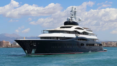 Mark Zuckerberg dépense plus de 7 milliards de dollars en « carburant » pour son super yacht