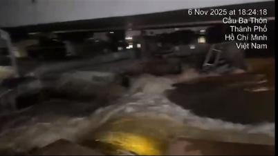 浸水により堤防が決壊した箇所を補強するため部隊を動員。