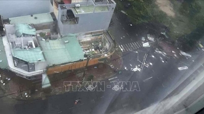 A tempestade nº 13 perdeu força ao atingir a região de Gia Lai - Dak Lak, mas continuou causando chuvas muito intensas.