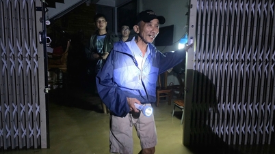 Η καταιγίδα μόλις πέρασε, η πλημμύρα ανέβηκε στην οροφή, οι άνθρωποι δεν είχαν χρόνο να αντιδράσουν