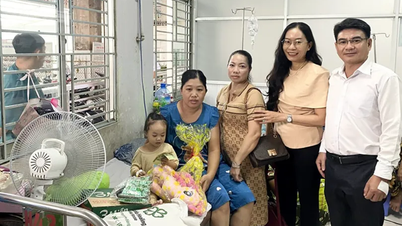 מרכז העבודה הסוציאלית של קאן טו ביקר וחילק מתנות ל-20 ילדים חולים