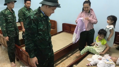 Strażnicy graniczni pomagają ludziom zachować ciepło w burzliwe dni