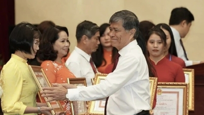 What is special about the 50 teachers receiving the Vo Truong Toan Award from Ho Chi Minh City this year?