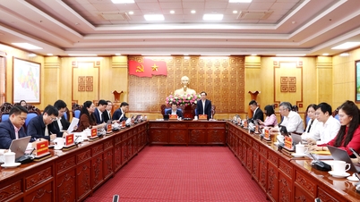 Memperkukuh latihan dan pemupukan kakitangan untuk memenuhi keperluan tugas dalam situasi baharu