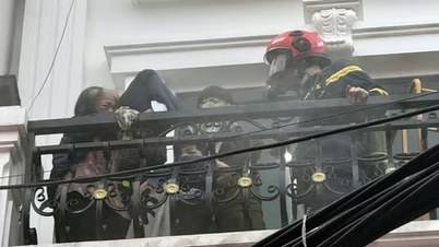 Trei persoane au fost salvate dintr-un incendiu la o casă izbucnit în zori în Hai Phong