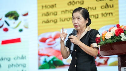 Acecook វៀតណាម និងនិស្សិតមកពីសាកលវិទ្យាល័យ Cuu Long និងសាកលវិទ្យាល័យ Saigon Technology បានផ្សព្វផ្សាយសារ "Live Green - Live Healthy"