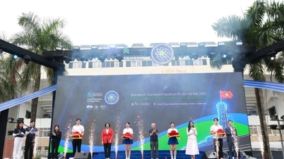Khai mạc Giải Standard Chartered Marathon Di Sản Hà Nội 2025