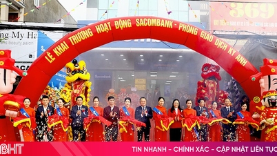 Die Sacombank-Filiale in Ha Tinh eröffnet das Ky Anh Transaction Office.