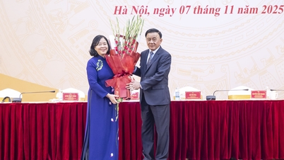 សមមិត្ត Bui Thi Minh Hoai ត្រូវបានជ្រើសរើសឲ្យកាន់តំណែងជាប្រធានគណៈកម្មាធិការមជ្ឈិមរណសិរ្សមាតុភូមិវៀតណាមអាណត្តិទី ១០។