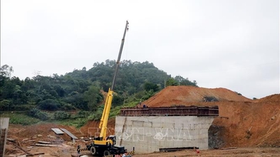 Speeding up construction of Huu Nghi - Chi Lang border gate expressway