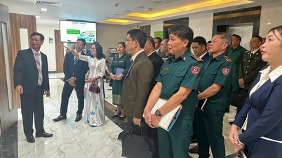 Uma delegação do Departamento de Agricultura e Meio Ambiente da província de Hua Phan, no Laos, visitou a unidade modelo do Departamento de Agricultura e Meio Ambiente da província de Son La, na República Socialista do Vietnã.