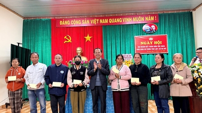 ទិវា​បង្រួបបង្រួម​ជាតិ​ដ៏​អ៊ូអរ​នៅ​ឃុំ​ដនឌួង និង​កាដូ