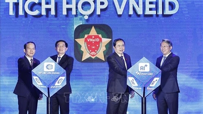 ประธานสภาแห่งชาติเข้าร่วมพิธีตอบรับวันกฎหมายเวียดนาม 2025
