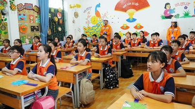 Bac Ninh Elektrik Şirketi, "Mor Topun Sırrı" adlı resimli kitapla elektrik tasarrufunu teşvik ediyor