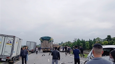 Wypadek 6 samochodów na autostradzie Hanoi-Thai Nguyen