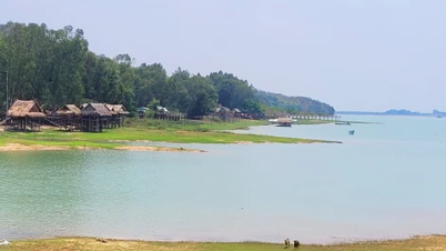 Jezero Dau Tieng - kde voda promlouvá dechem země