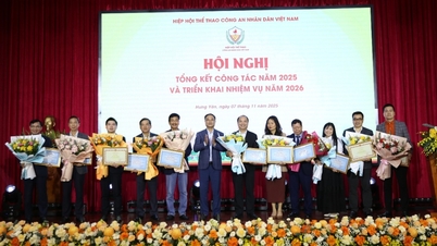 សមាគមកីឡាសន្តិសុខសាធារណៈប្រជាជនផ្តល់កិត្តិយសដល់អ្នកបាញ់ប្រហារ Trinh Thu Vinh