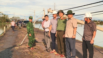 Phó Chủ tịch UBND tỉnh Dương Mah Tiệp kiểm tra, chỉ đạo khắc phục hậu quả bão lụt tại Tuy Phước