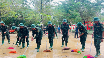 第6連隊（フエ市軍事司令部）は緊急に洪水を除去、人々の生活をすぐに安定させるのを助けました。