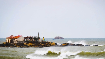 Khanh Hoa zakazuje plavbu po moři od 6. listopadu od 12:00 v reakci na bouři č. 13 Kalmaegi.