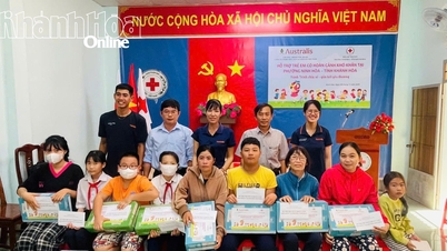 Công ty TNHH Thủy sản Australis Việt Nam tặng quà 50 suất quà cho trẻ khuyết tật, có hoàn cảnh khó khăn