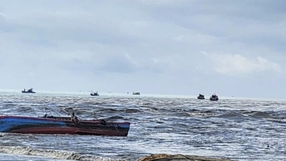 Hai tàu cá ở Phan Rí Cửa chìm do đứt neo trong hoàn lưu bão số 13